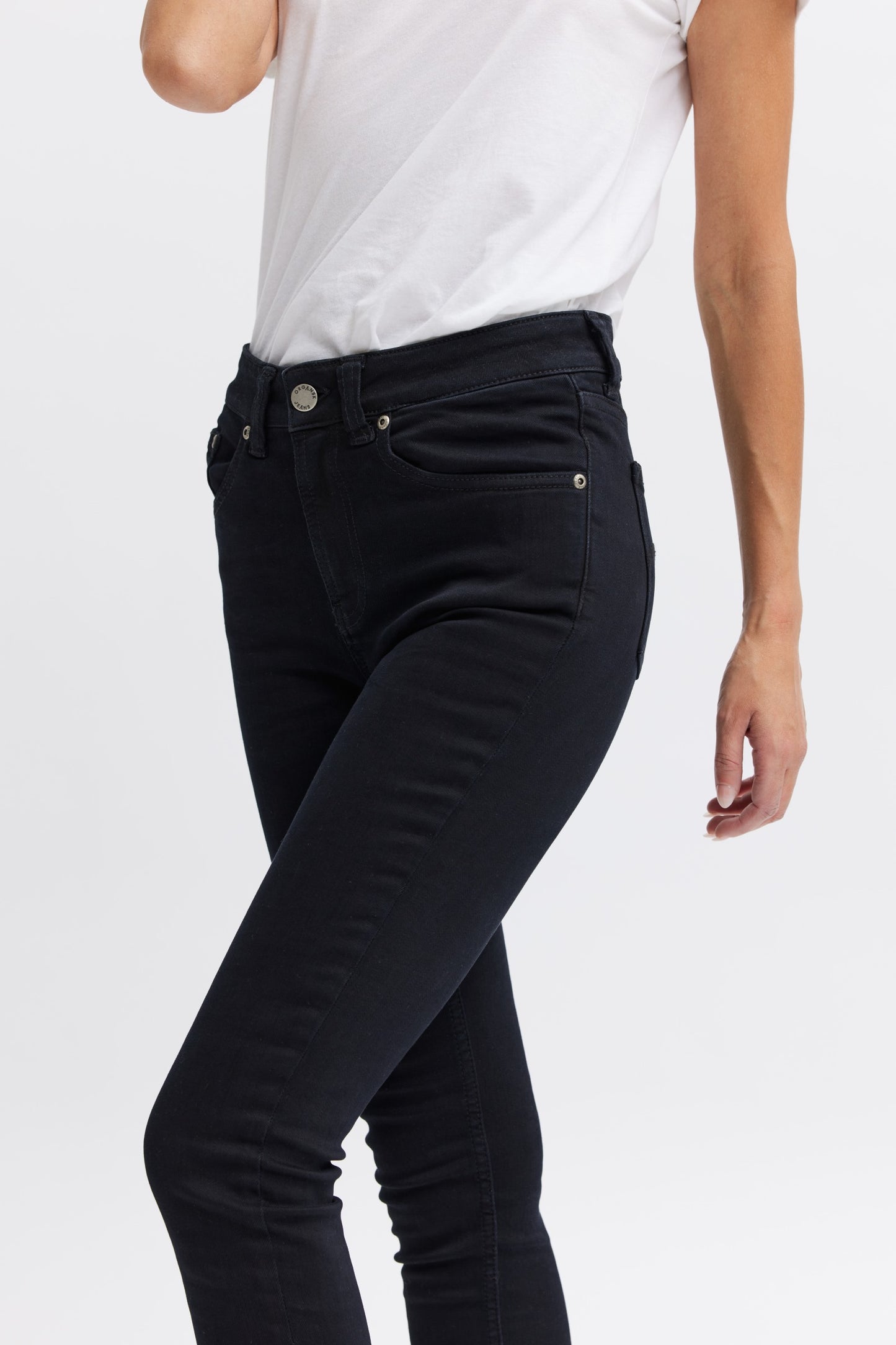 Eco-friendly black jeans for women - Vegan and organic cotton