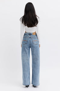 stylish and ethical denim jeans. flared jeans wave