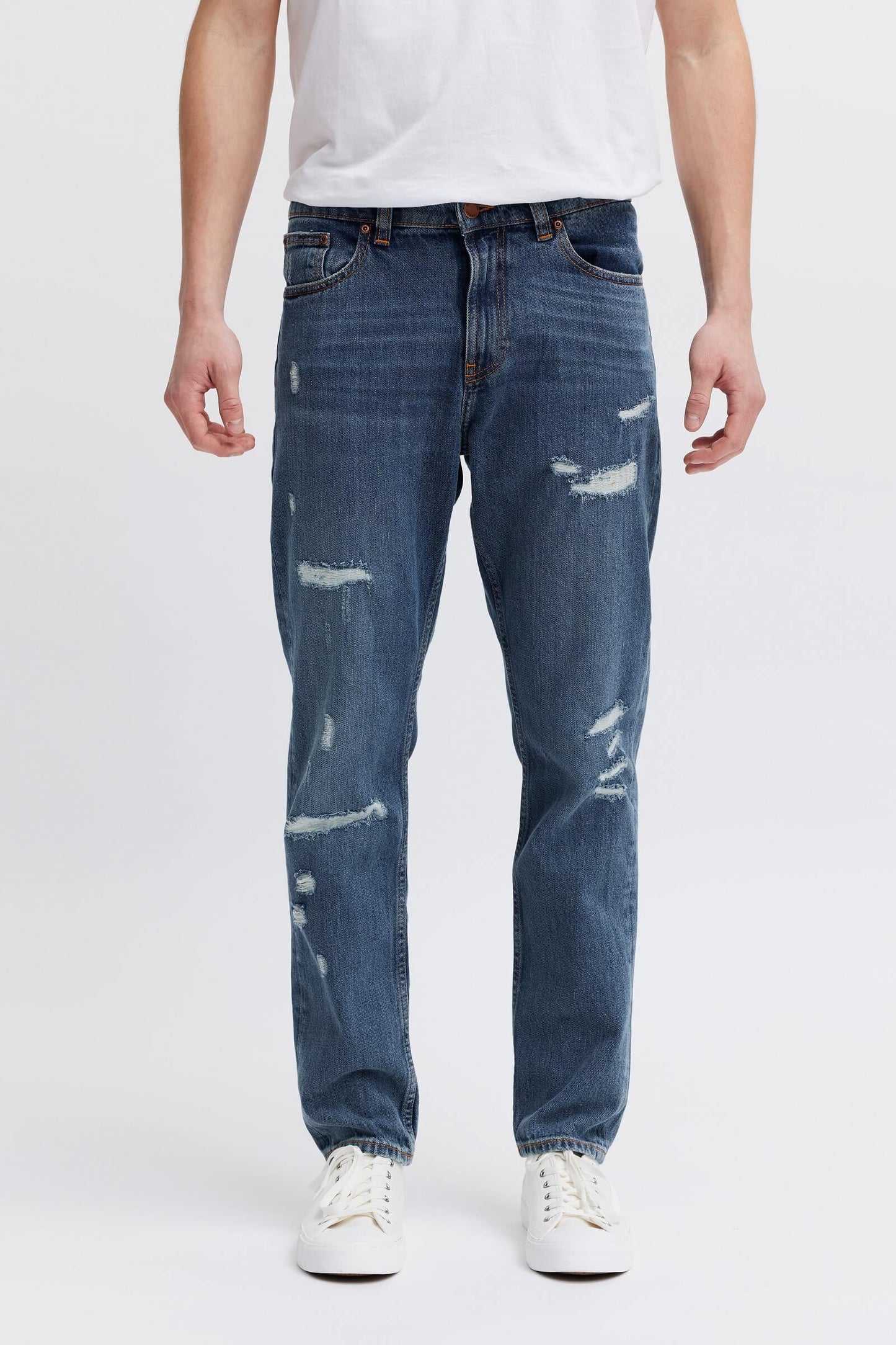 Men's regular jeans with rips