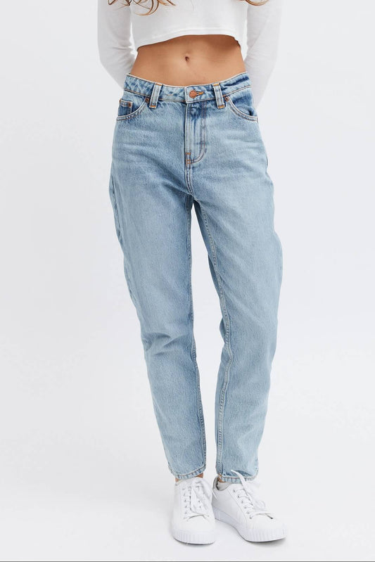Ethically made jeans for women - Sustainable and eco-friendly fashion