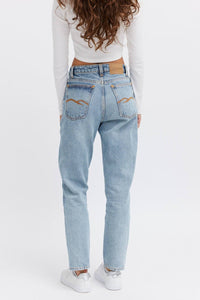Female jeans , relaxed fit, versatile style