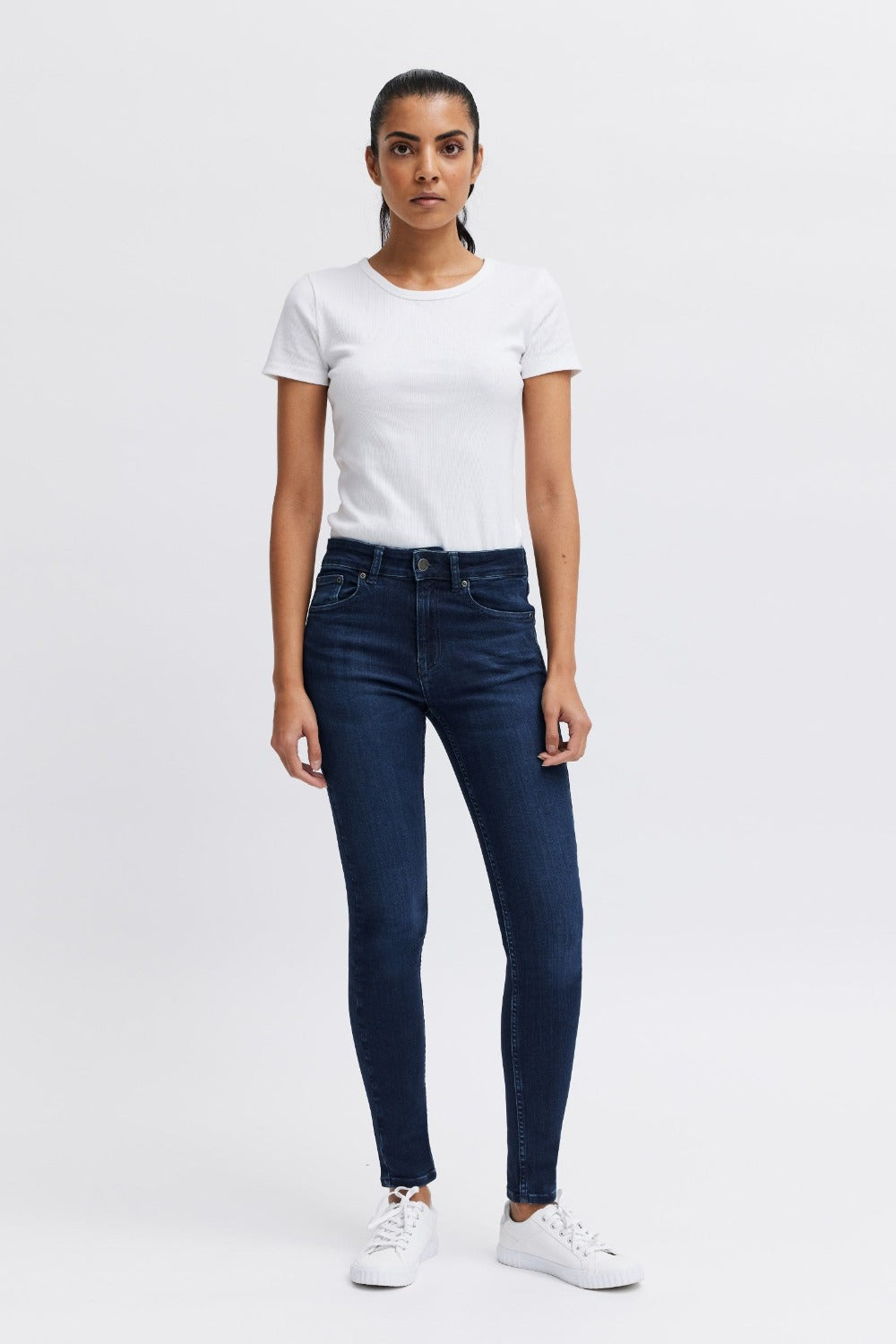 Comfy skinny fit jeans women