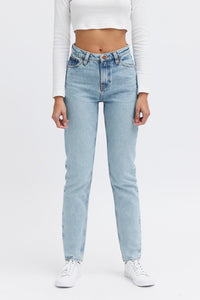  organic denim jeans, relaxed fit 