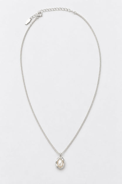 necklace pearl