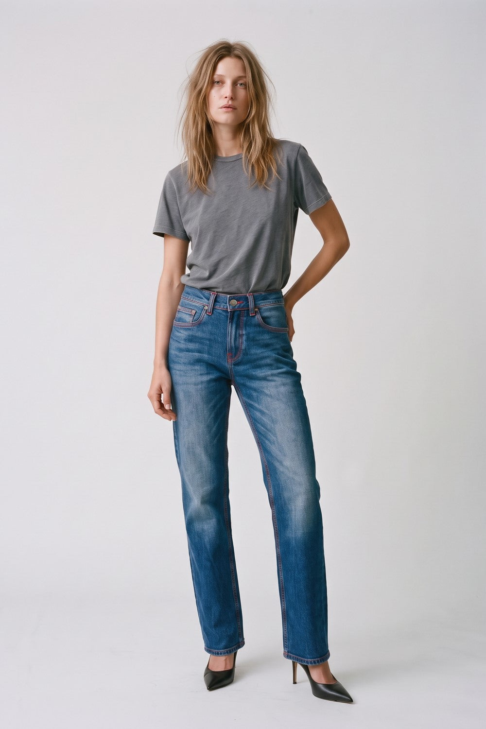 Women's straight fit jeans