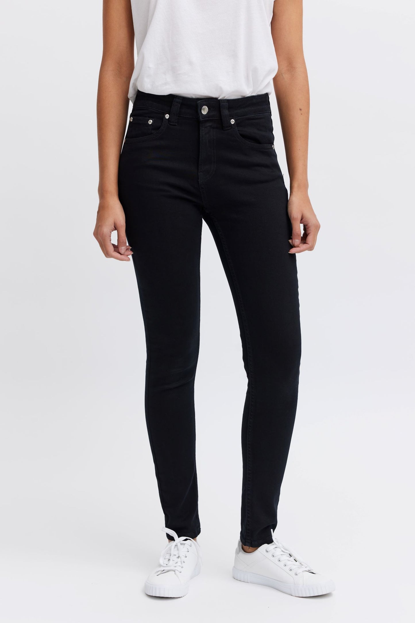 Black, organic and vegan jeans for women