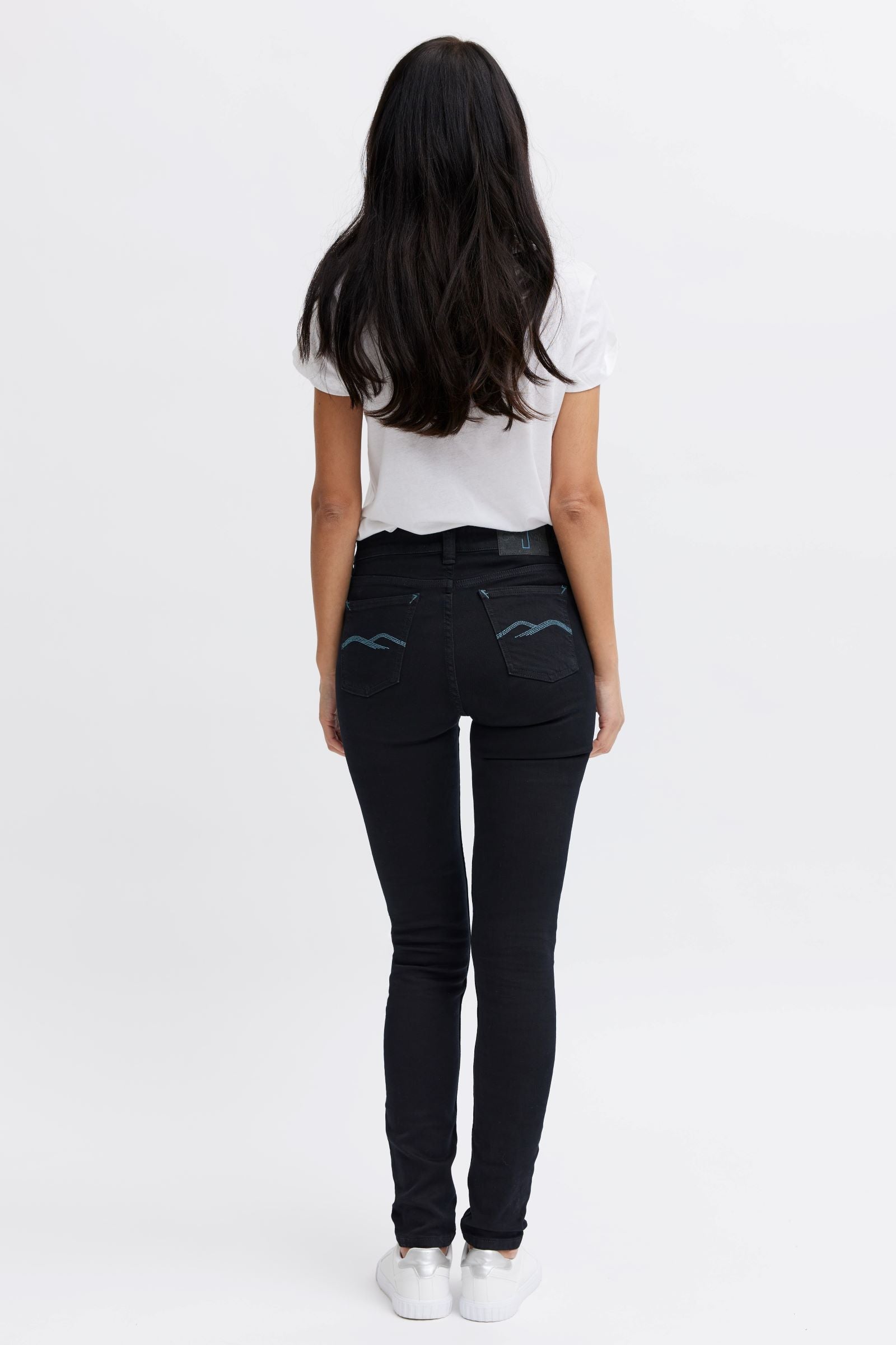 Organic cotton, stylish black jeans - Women's skinny fit
