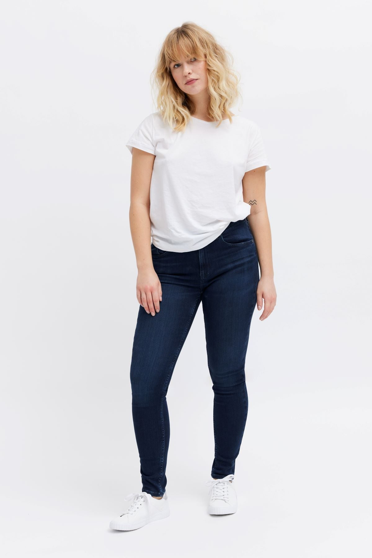 Organic cotton skinny jeans for women