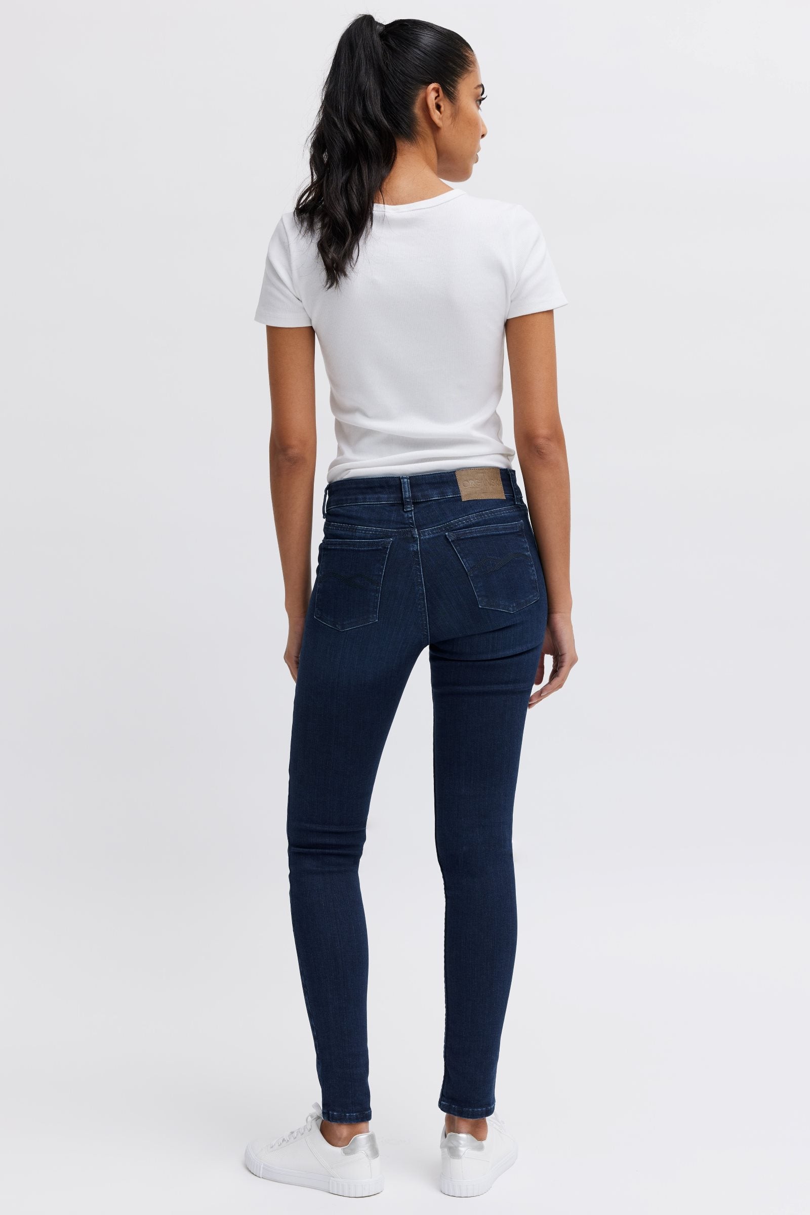 Women's organic slim fit jeans - the perfect fit