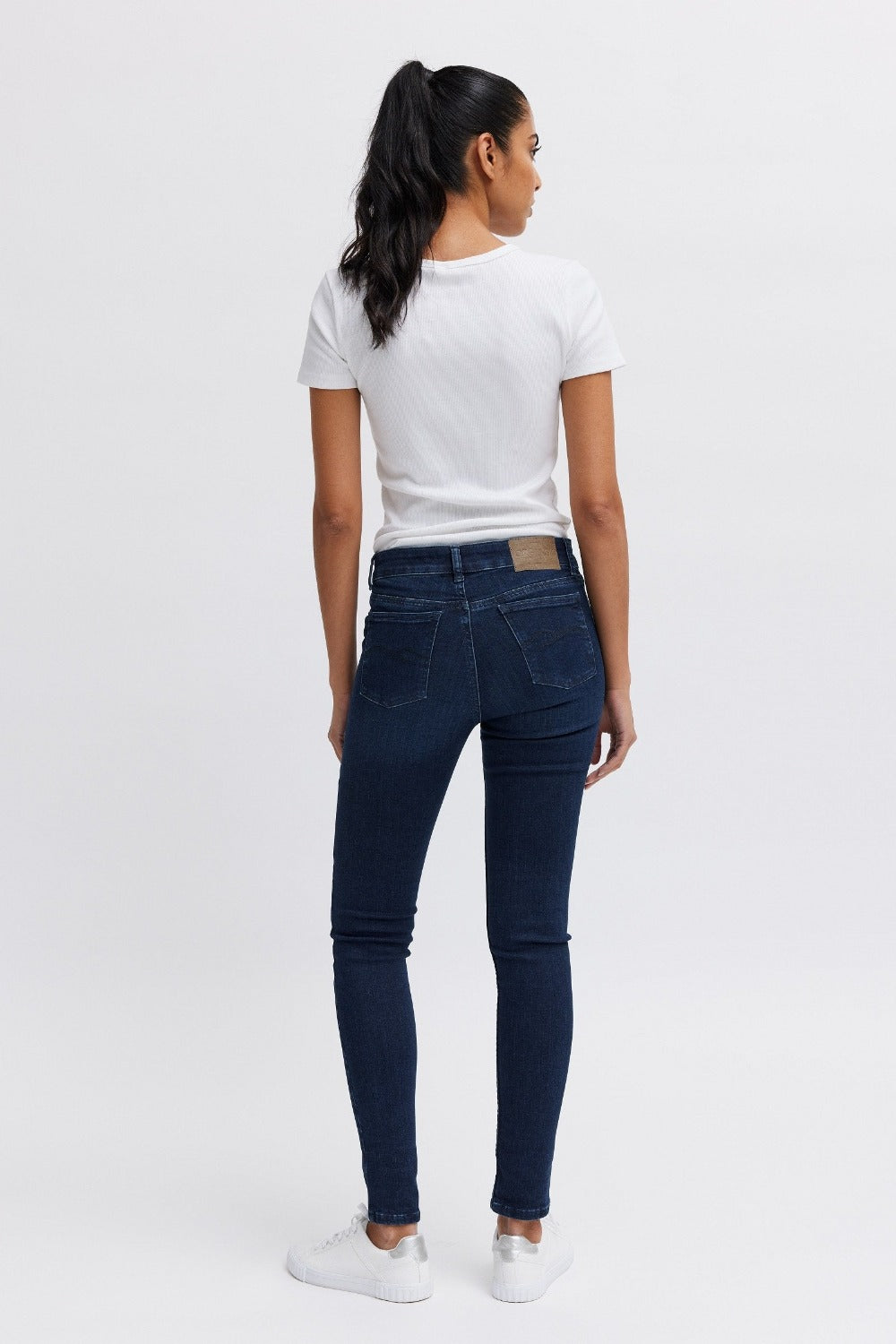 Organic slim fit jeans women