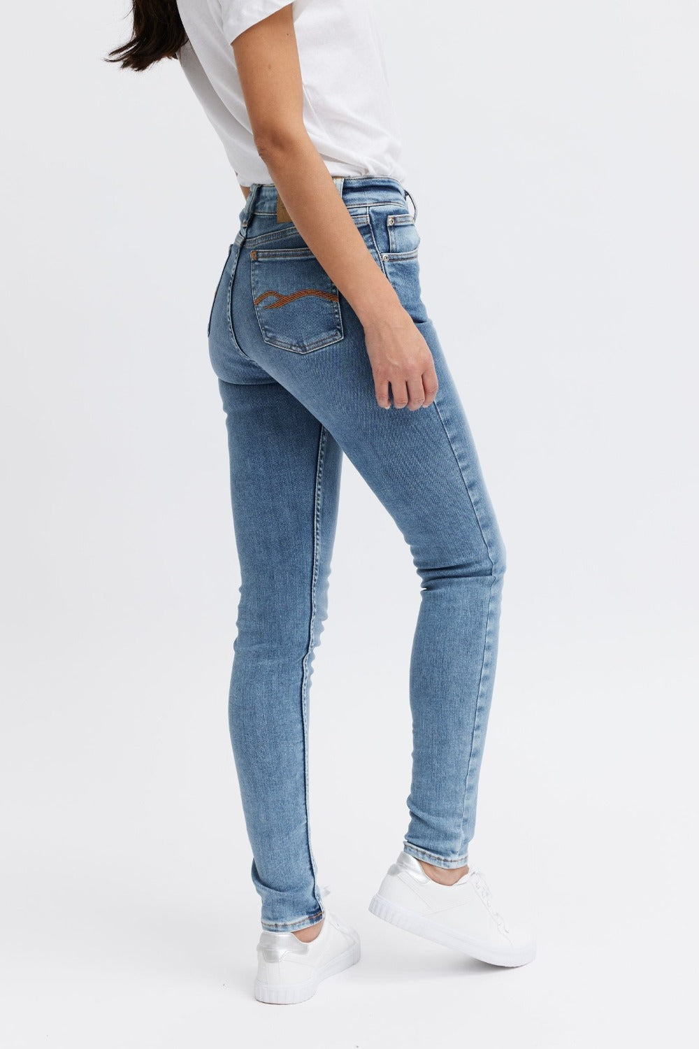 Light slim fit jeans for women - organic denim