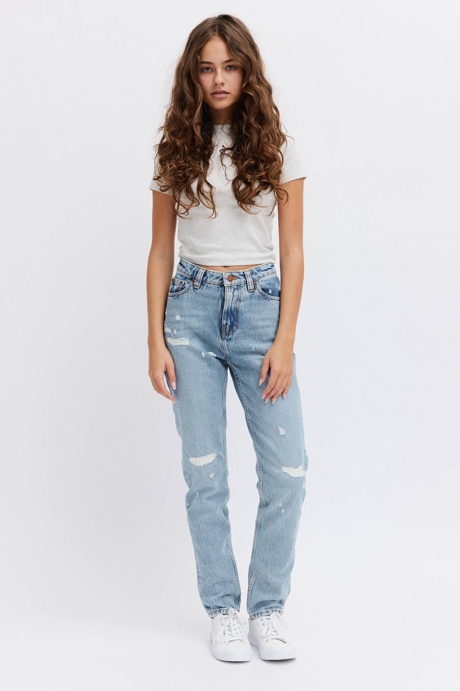 Ripped jeans for petite women
