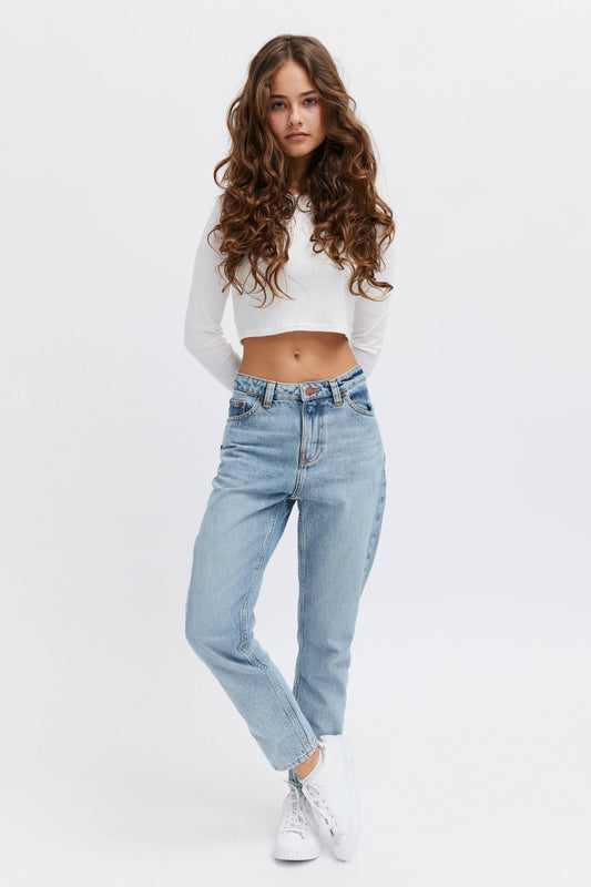 female cropped jeans, relaxed fit. Ethical brand  