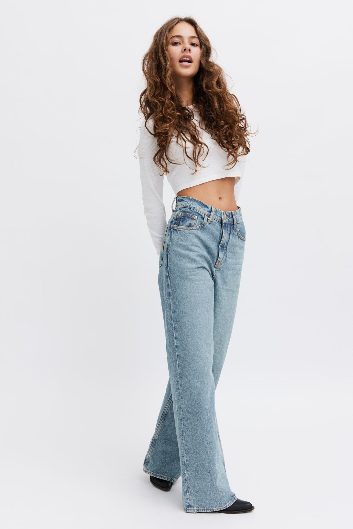 trendy wide leg denim jeans- ethical pants 