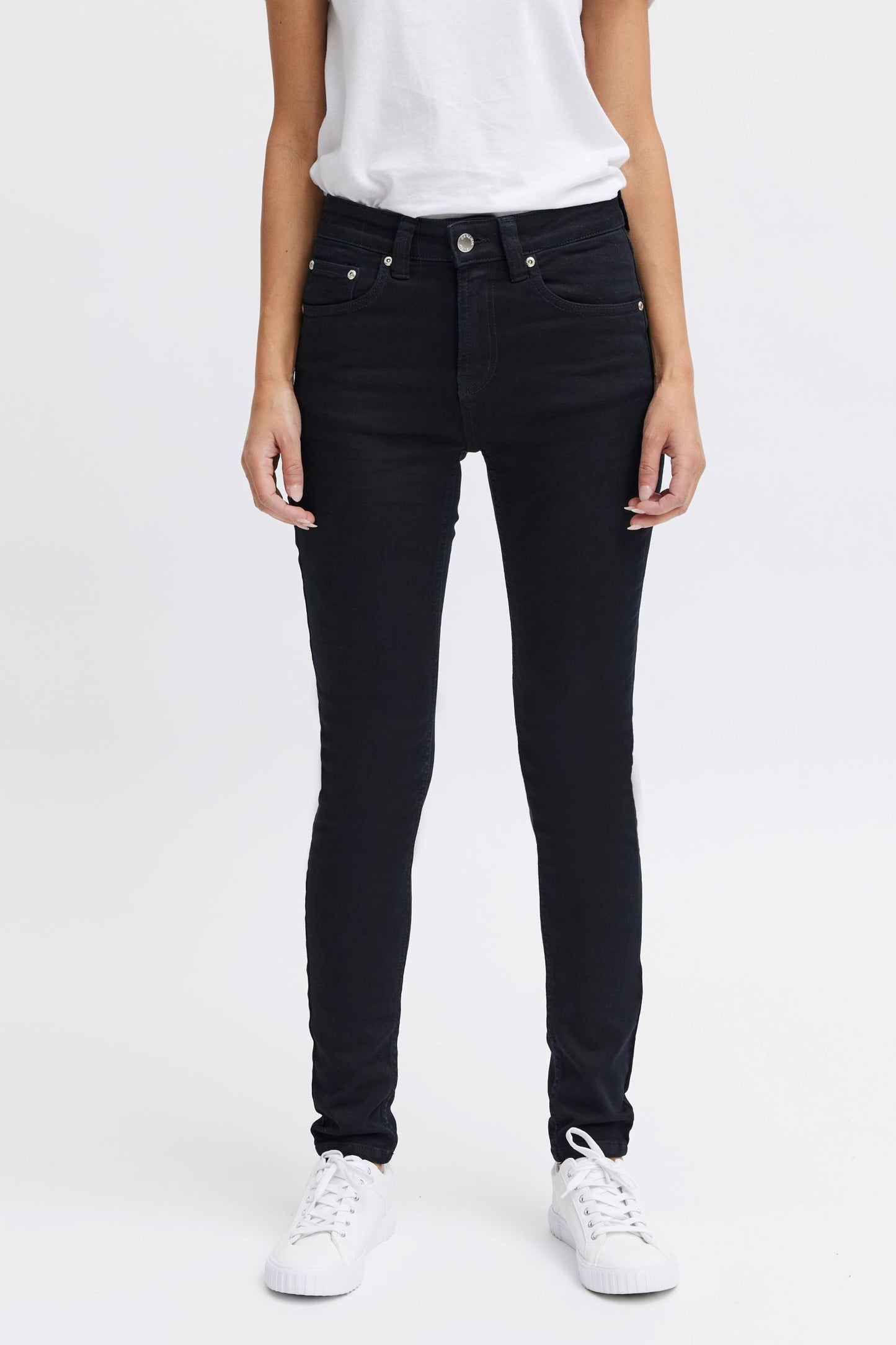 Best everyday jeans - Women's black slim fit - Ethically made fashion