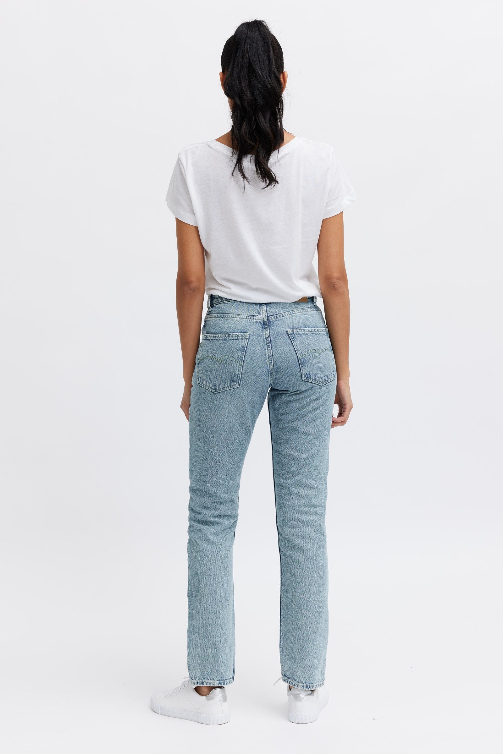 Best organic jeans for women - Sustainably made - GOTS certified denim